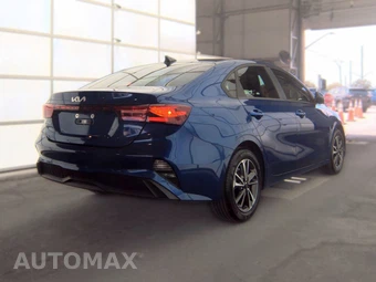 2023 Kia Forte LXS – miniatura 4