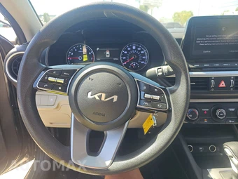 2023 Kia Forte LXS - miniatura 10