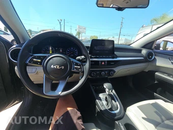 2023 Kia Forte LXS - miniatura 11