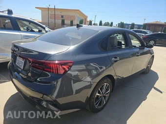 2023 Kia Forte LXS - miniatura 4