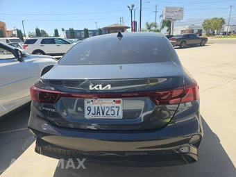 2023 Kia Forte LXS - miniatura 5