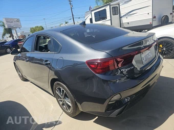 2023 Kia Forte LXS - miniatura 6