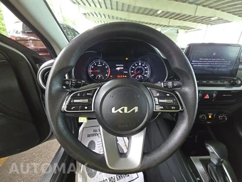 2023 Kia Forte LXS – miniatura 10
