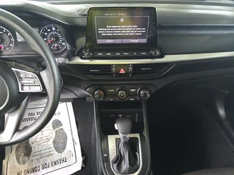 2023 Kia Forte LXS – miniatura 11