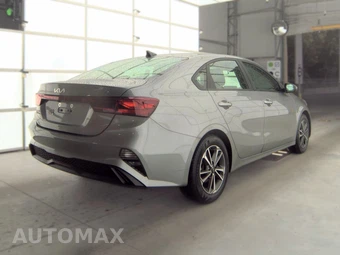 2023 Kia Forte LXS – miniatura 4