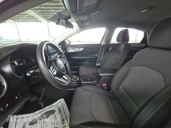 2023 Kia Forte LXS – miniatura 7