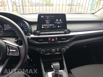 2023 Kia Forte LXS – miniatura 10