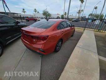 2023 Kia Forte LXS – miniatura 3