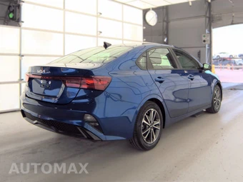 2023 Kia Forte LXS - miniatura 4