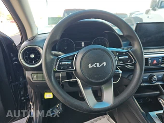 2023 Kia Forte LXS – miniatura 10