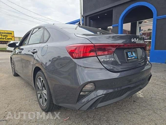 2023 Kia Forte LXS - miniatura 2
