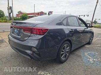 2023 Kia Forte LXS - miniatura 3