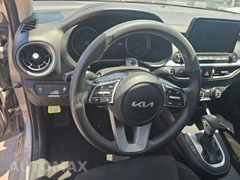 2023 Kia Forte LXS – miniatura 10