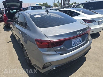 2023 Kia Forte LXS – miniatura 6