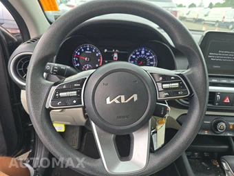 2023 Kia Forte LXS - miniatura 10