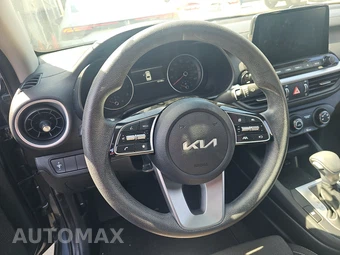 2023 Kia Forte LXS - miniatura 10