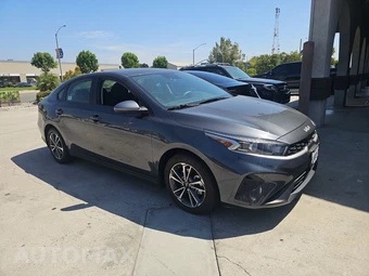 2023 Kia Forte LXS - miniatura 3