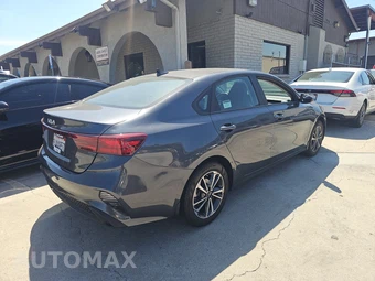 2023 Kia Forte LXS - miniatura 4