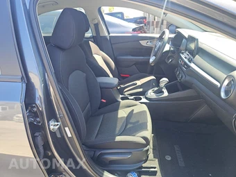 2023 Kia Forte LXS - miniatura 8