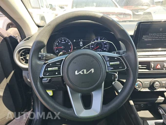 2023 Kia Forte LXS - miniatura 10