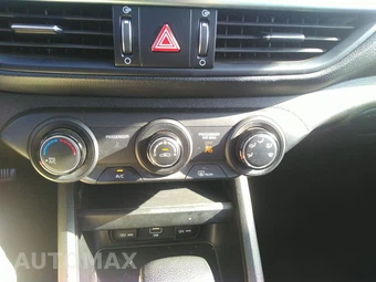 2023 Kia Forte LXS - miniatura 18