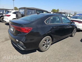 2023 Kia Forte LXS - miniatura 4