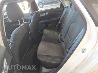 2023 Kia Forte LXS – miniatura 13