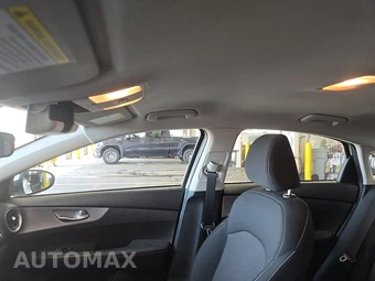 2023 Kia Forte LXS – miniatura 17