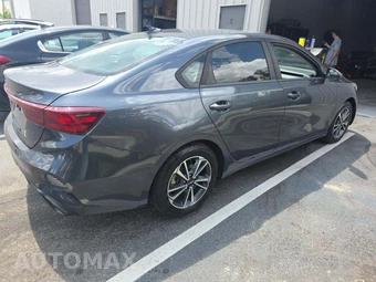 2023 Kia Forte LXS - miniatura 3