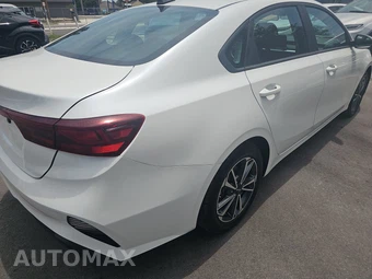 2023 Kia Forte LXS - miniatura 4