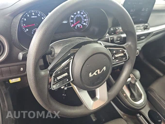 2023 Kia Forte LXS - miniatura 10