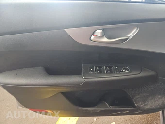 2023 Kia Forte LXS - miniatura 9