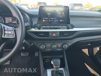 2023 Kia Forte LXS – miniatura 11