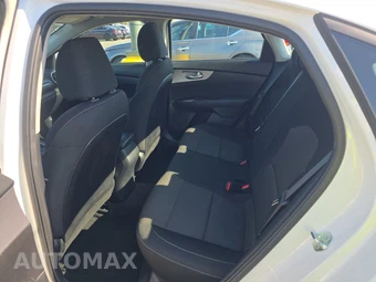 2023 Kia Forte LXS – miniatura 13