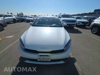 2023 Kia Forte LXS – miniatura 2
