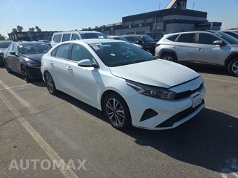 2023 Kia Forte LXS – miniatura 3