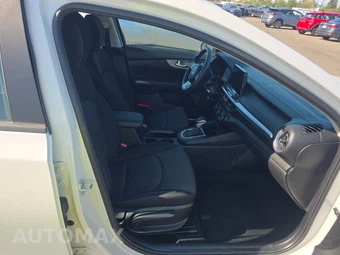 2023 Kia Forte LXS – miniatura 8