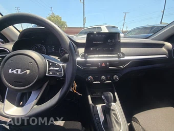 2023 Kia Forte LXS - miniatura 11