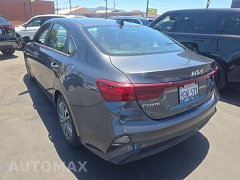 2023 Kia Forte LXS - miniatura 6