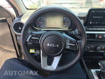 2023 Kia Forte LXS - miniatura 10