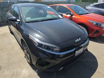 2023 Kia Forte LXS - miniatura 3