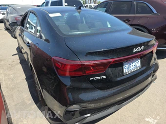 2023 Kia Forte LXS - miniatura 6