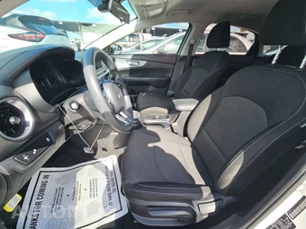 2023 Kia Forte LXS - miniatura 7
