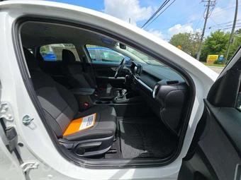 2023 Kia Forte LXS – miniatura 18