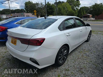 2023 Kia Forte LXS – miniatura 3