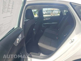 2023 Kia Forte LXS – miniatura 10