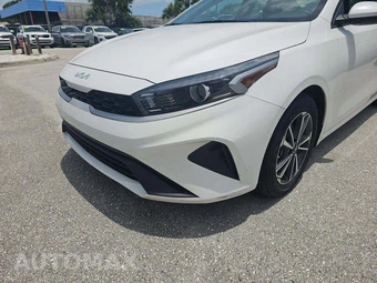 2023 Kia Forte LXS – miniatura 18
