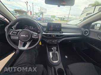 2023 Kia Forte LXS - miniatura 11