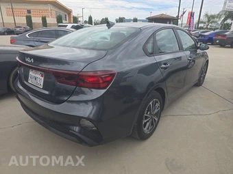 2023 Kia Forte LXS - miniatura 4