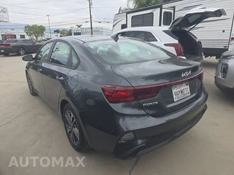 2023 Kia Forte LXS - miniatura 6